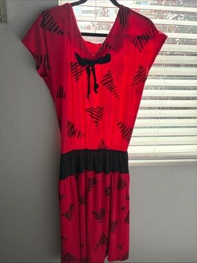 Vintage 1980s Jackie O! Red and Black Abstract Dress Retro MIDI Dress Size 7